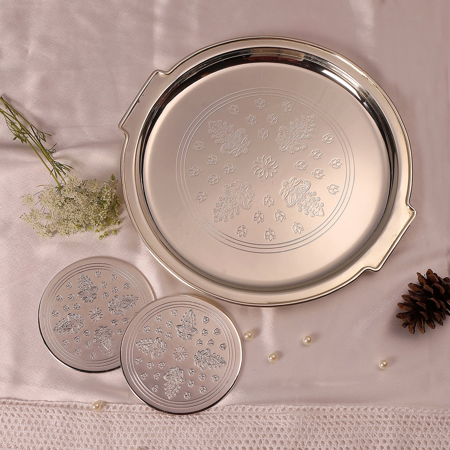 Silver Plated Brass Round Tray with Set of 2 Coasters (Silver)