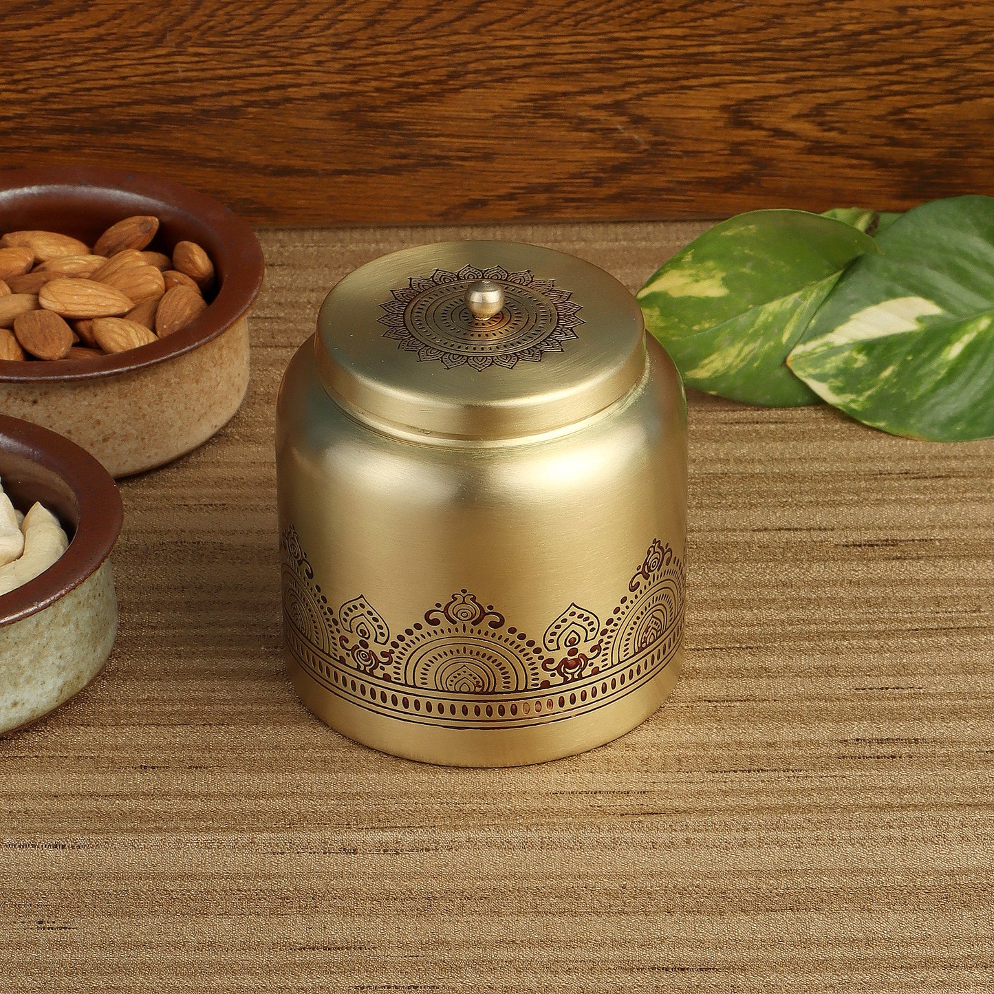Dohar Brass Jar (Maroon)