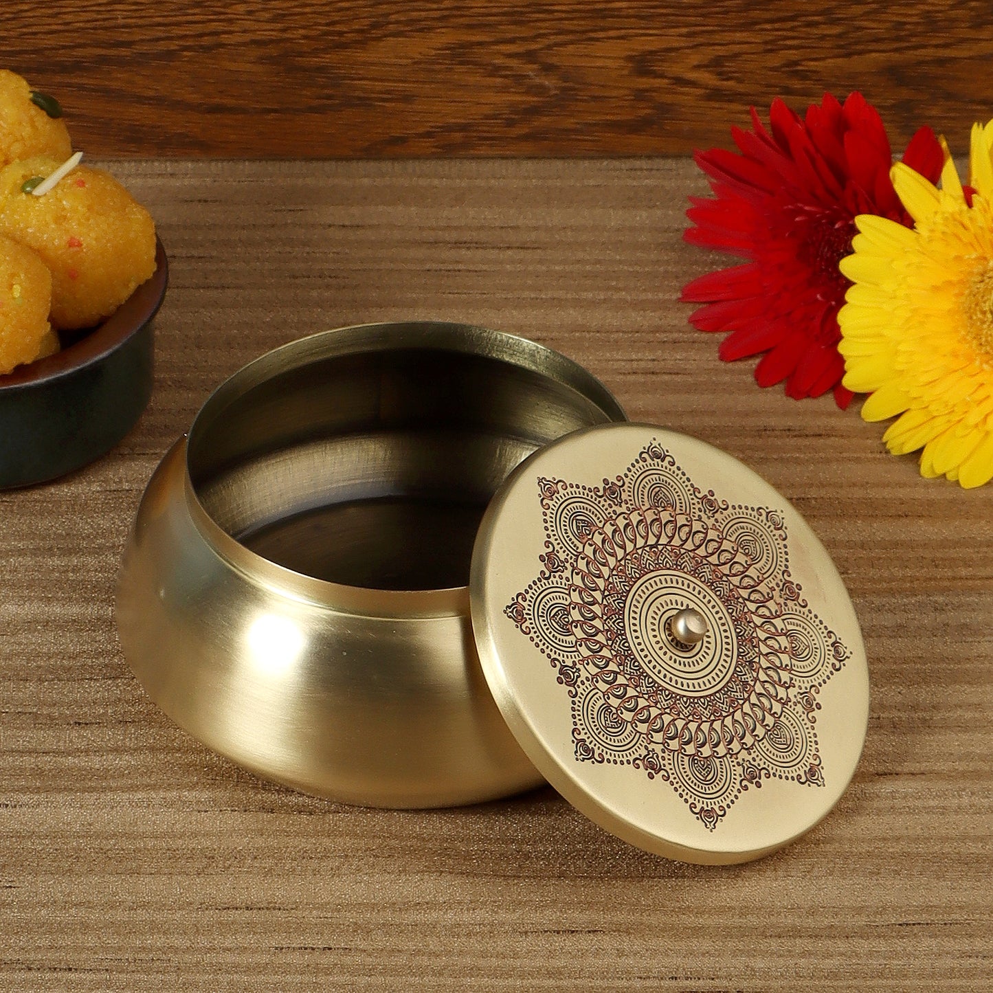Dohar Brass Flat base Jar (Maroon)