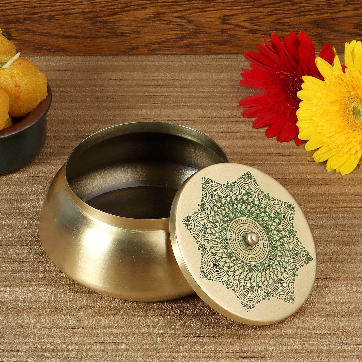 Dohar Brass Flat base Jar (Green)