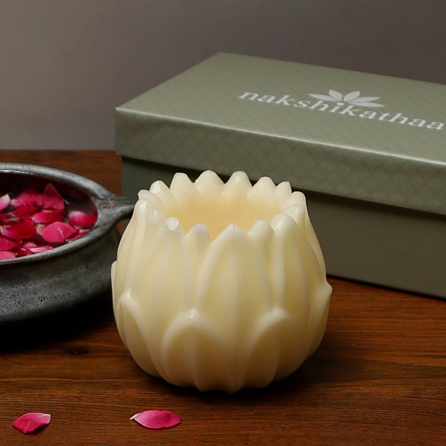 Lotus Candle votive- Large (Ivory White)