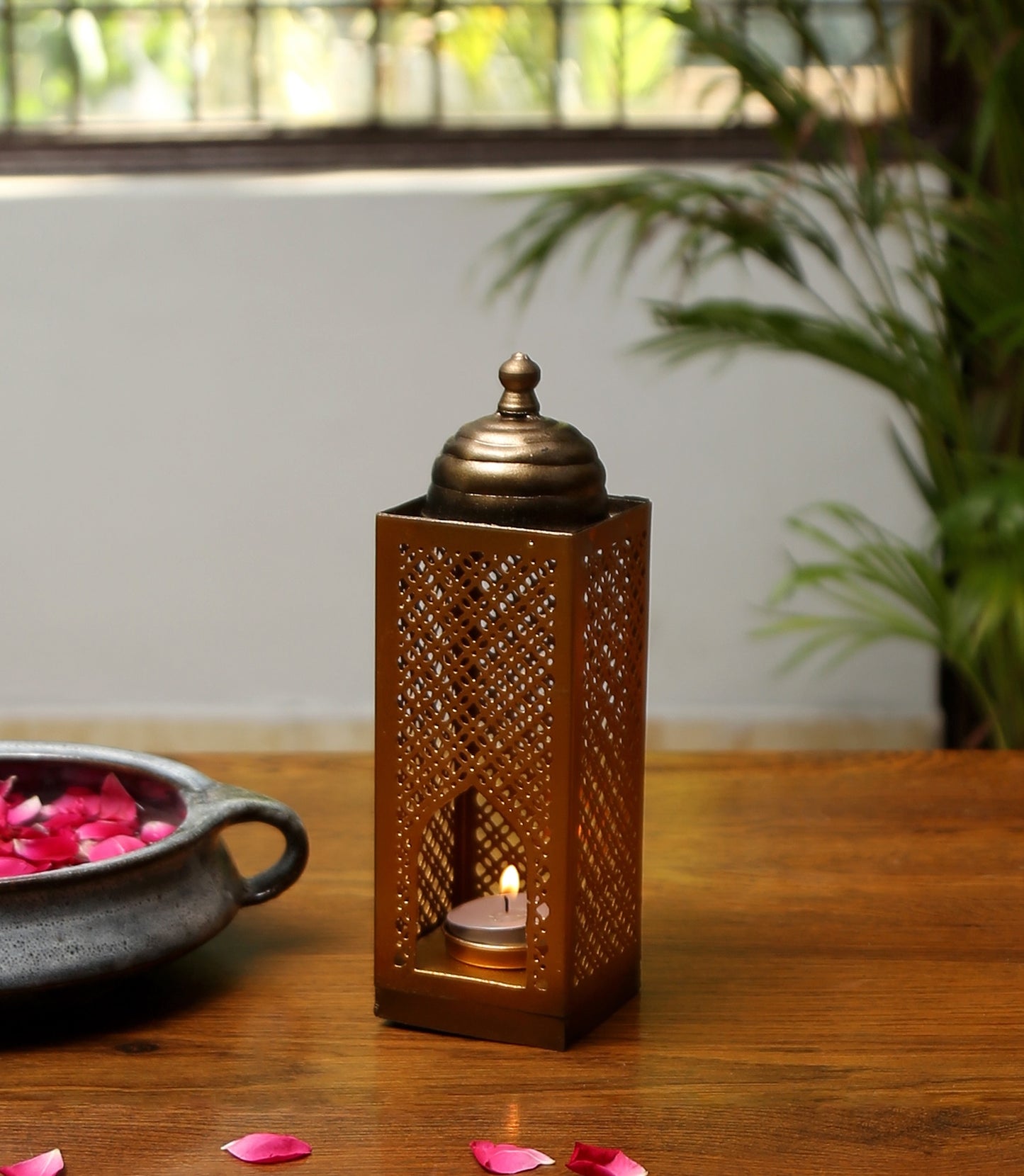 Tista Table Tea Light Holder (Gold & Antique)
