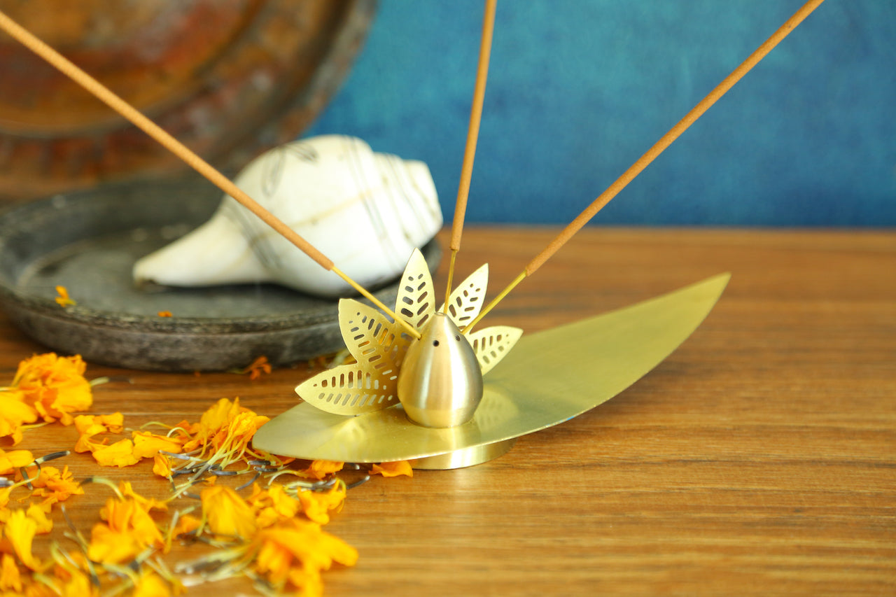 Nakshikathaa Brass Incense holder (Gold)