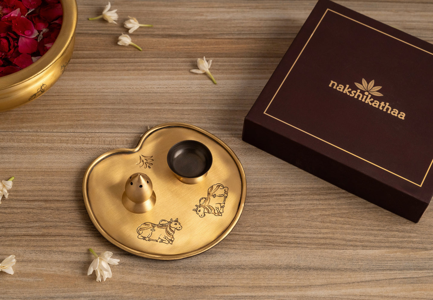 Nandi Lotus Brass Incense Gift Set (Gold & Antique)