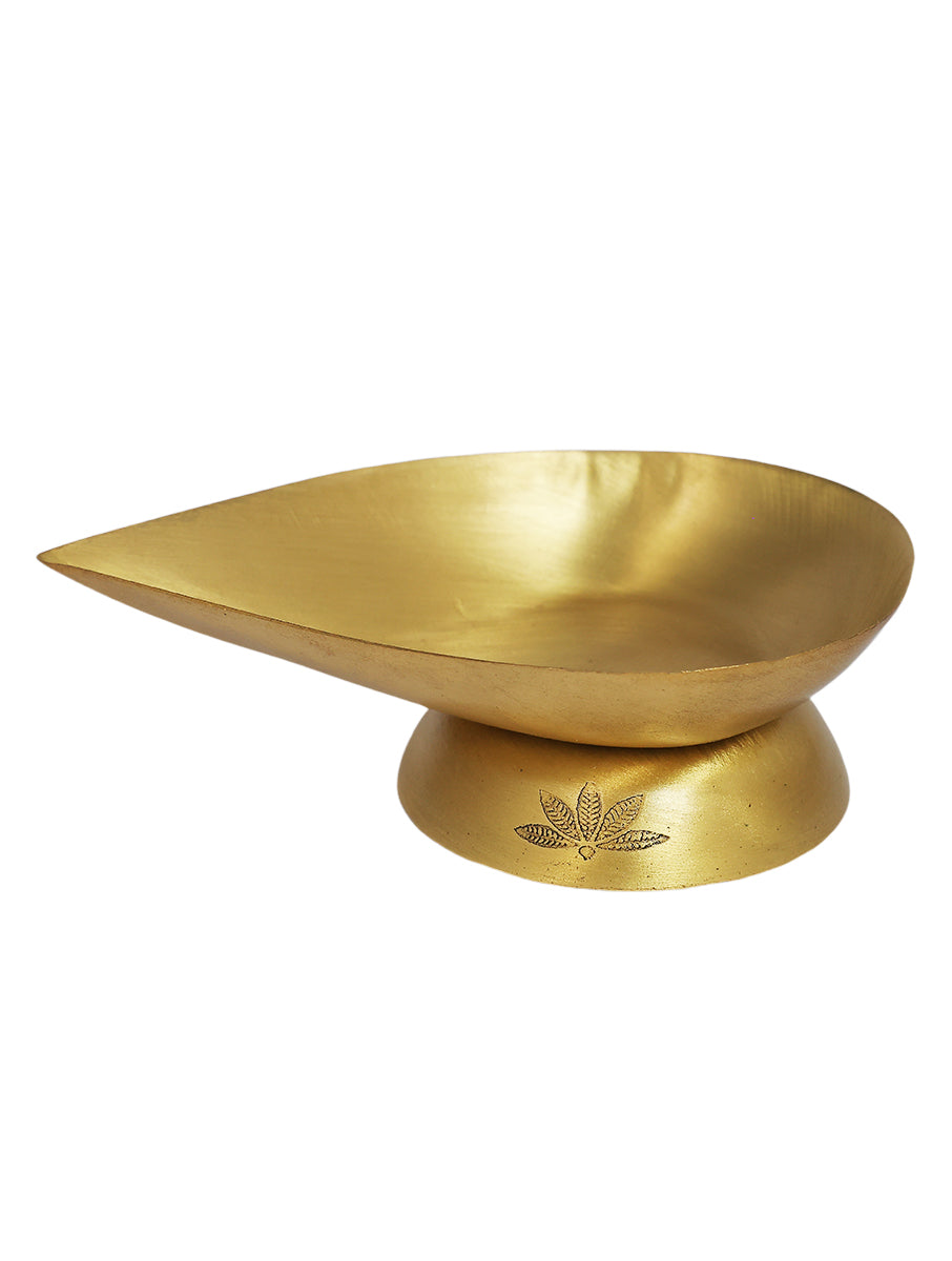 Nakshikathaa Lotus Brass Pooja Thaali Set (Gold & Antique)