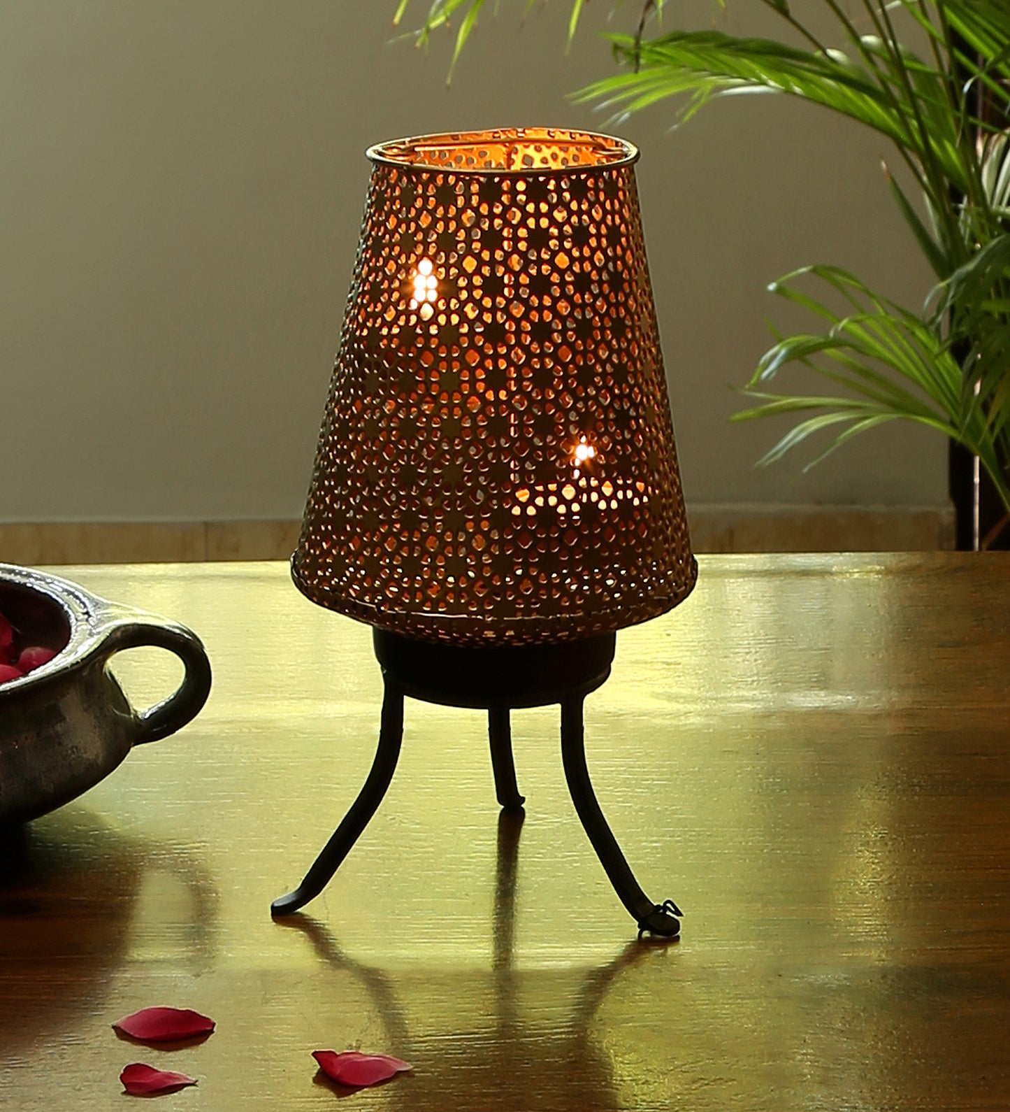 Mysore metal Goblet Tea Light holder with a Tripod (Gold)