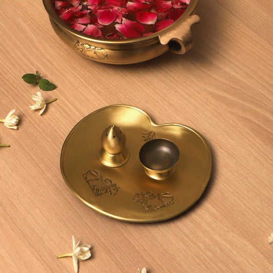 Nandi Lotus Brass Incense Gift Set (Gold & Antique)