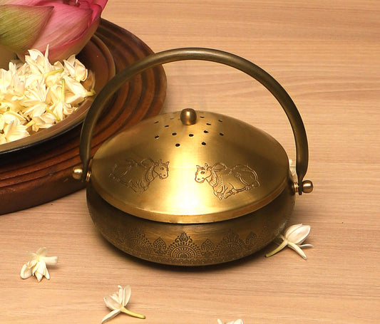 Nandi Brass Fumer (Gold & Antique)